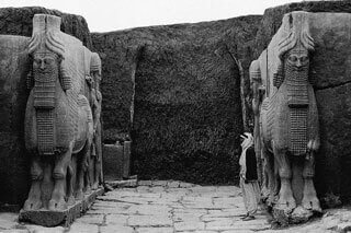 Discovery of the lamassus of the Assyrian palace of Sargon II at Khorsabad, Dur Sharrukin.